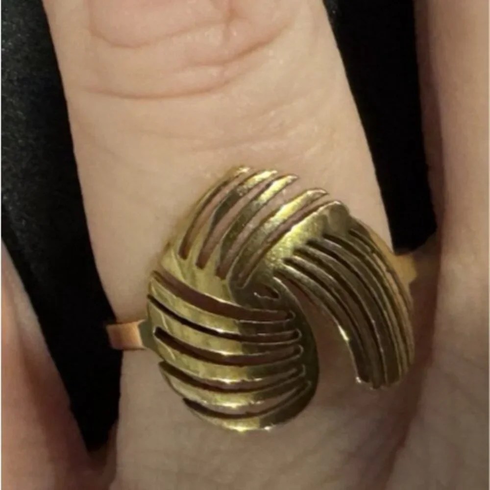 Acero Stainless Steel Goldtone Heart Ring Women's 18 US 8 NEW Valentine's